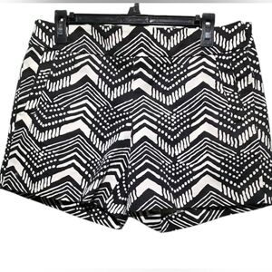 J. Crew Black and White Zigzag High Waist Shorts Size 8 - 34 Waist 5 Inseam EUC